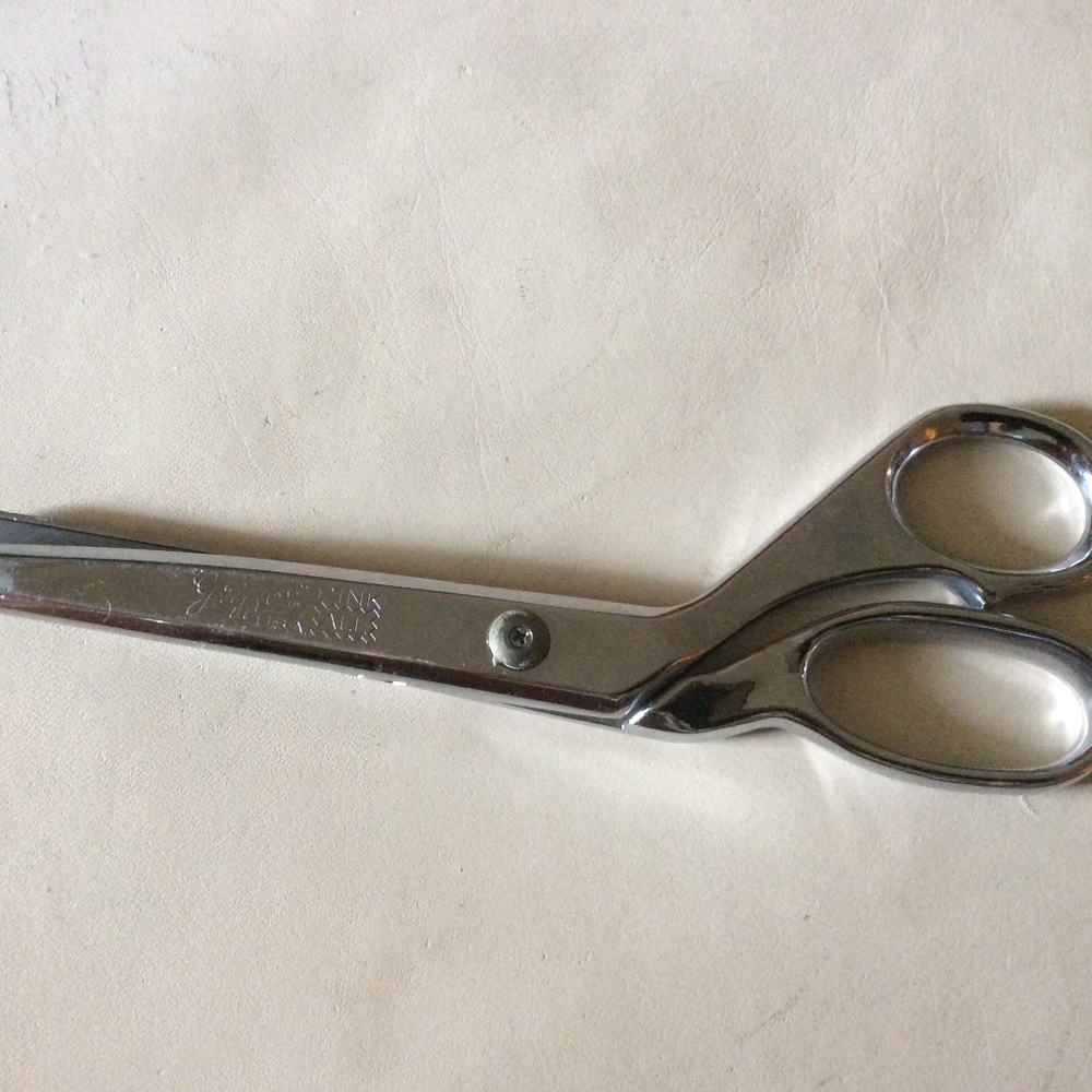 Vintage Griffon Pink Sewing Scissor Zig-Zag  Shears